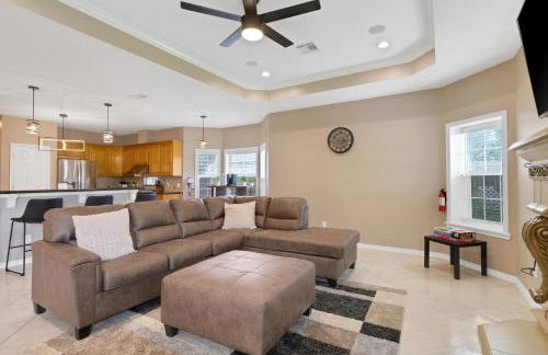 Luxury Home with Gourmet Kitchen - 3 Miles to A&M, Sleeps 14 - Foto 2
