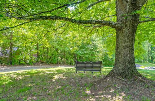Private Hot Tub and Covered Deck Cozy Whittier Gem - Foto 30