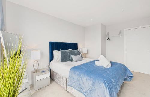 Skydeck at The Liner – Stylish 2-Bed / 2-Bath Top Floor with Panoramic Sea Views - Foto 29