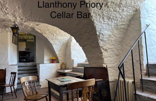 Spacious Cottage - Sleeps 4 - in the Black Mountains - Photo 12