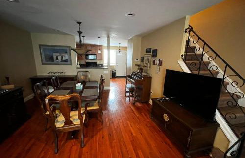 Tuscany 2900 - Classic Italian Style 3BR w Parking near Airport - Foto 17