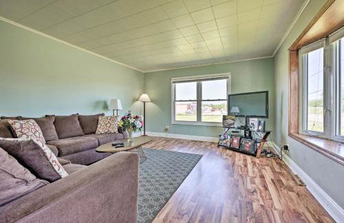 3 Mi to Lake Michigan Access Sawyer Home with Patio - Foto 4