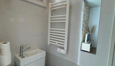 Studio lumineux avec balcon - Calme et idéal - Foto 4