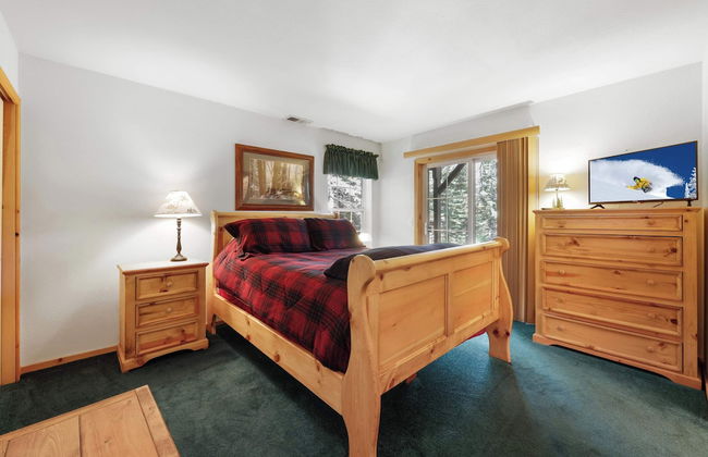 Paradise Pines 3BR Secluded Cabin Minutes in Tahoe Donner! - Foto 6