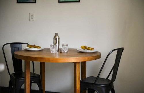 HostWise Stays - The Butler - Prime 1BR Butler St Apt, across from Umami - Foto 7
