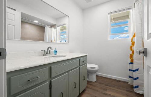 Modern 5BR Retreat l Cozy l Spacious Work-Friendly - Foto 27