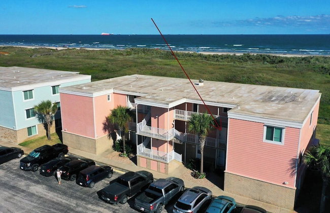 Oceanfront Condo w/ Private Balcony Pool + Tennis Bubbly Blew by Avantstay - Photo 112