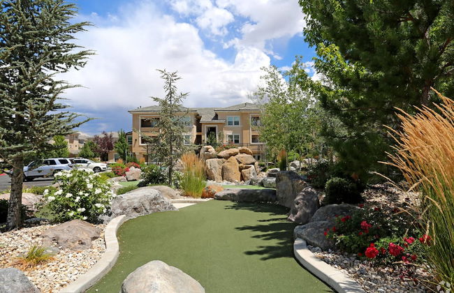 New Elegant 1BR Retreat Heated Pool Gym Sauna - Photo 27