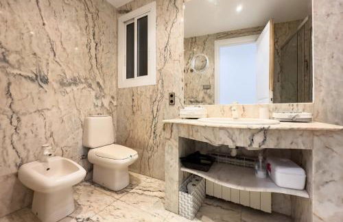 ApartEasy - Passeig de Gracia - Photo 18