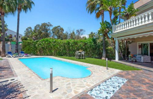 Villa Paraisos Sol by Villa Plus - Photo 3