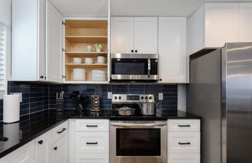 Spacious and Cozy 5 Bed 3 Bath Vacation House W 2 King 3 Queen! Sleep 12! 15Min to Red Rocks - Foto 20