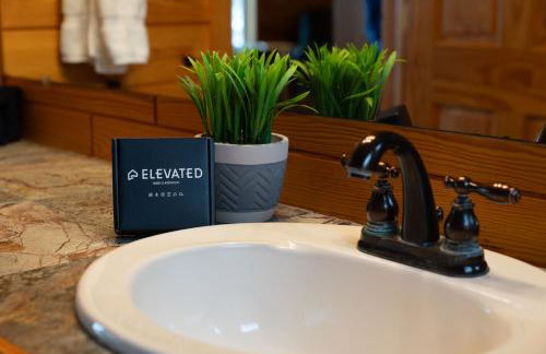 Bass Bay Getaway | Lakefront Family Cottage - Foto 35