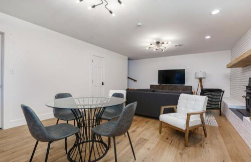 Smokys Landing Disc Golf Game Room Hot Tub - Photo 33