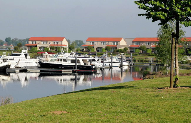 Villa in Maaspark With Sauna and Lake Views - Photo 23