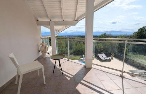 Luxurious Villa with Pool - Foto 40