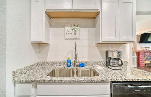 Charming and Quaint El Paso House with Backyard! - Foto 10