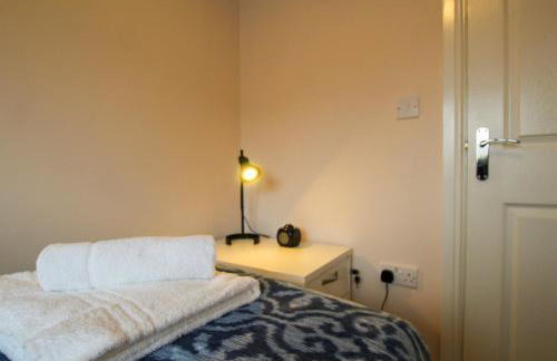 Modern 3-Bedroom Home in Quiet Cul-de-Sac w Parking by Rework Accommodation - Foto 34