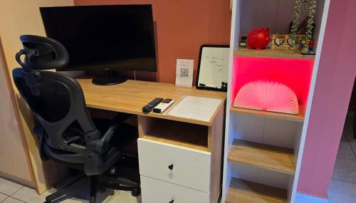 The Red Studio - Castle view - Photo 4