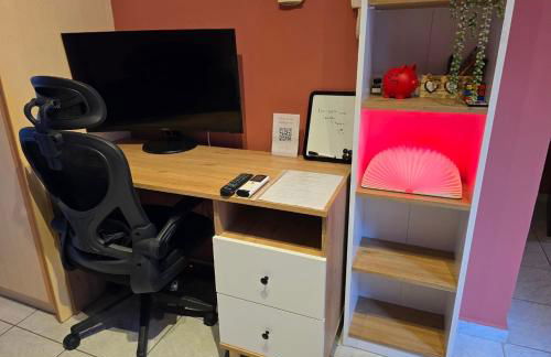 The Red Studio - Castle view - Photo 4