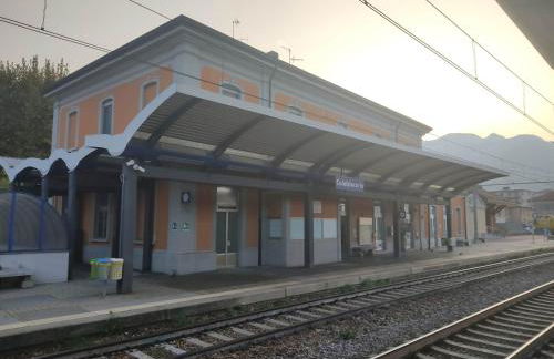 Lago di Lecco - Parcheggio Gratuito - Stazione Ferroviaria - Foto 21