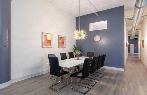 Luxurious 5BR Suite Perfect for Group of 12 guests with Pool table, Optional Parking and Gym Access Near McCormick Place and Soldier Field - Foto 44