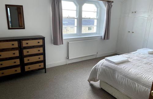 Quiet location close to centre - Photo 9