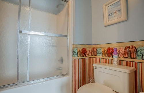 NEW LISTING! Two Bedrooms in A Building with Marsh and Ocean Views - Foto 36