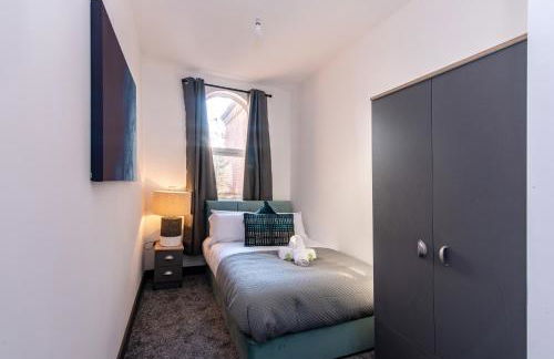 Victoria Apartments Stylish 3BR in Hartlepool - Photo 33