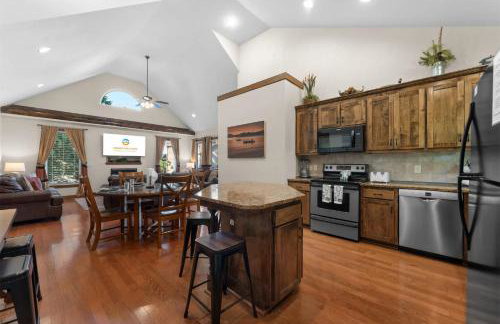 Hickory Hideaway with Communal Pool Access - Photo 9