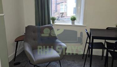 Rectory5 - 5 bedroom 7 beds Parking Perfect for Contractors - Photo 4