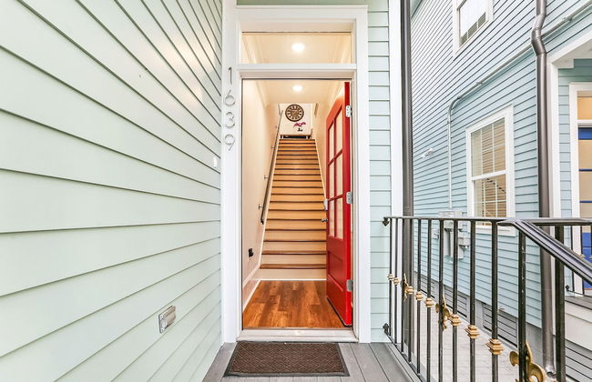 Spacious 5 BR Retreat with Pool - Near It All - Foto 2