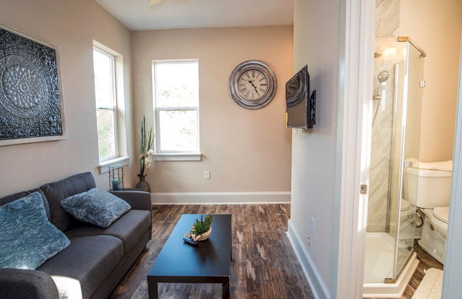 Brand NEW Large Impressive House Near Downtown! - Photo 22