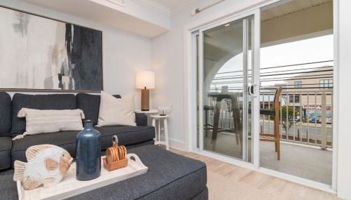 NEW 3BR-3BA Beach Block with Parking - Foto 5