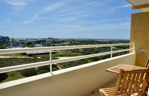 Sunny Apartment in Alvor - Balcony, Sunset, dishwasher, AC & Wi-Fi - Foto 4