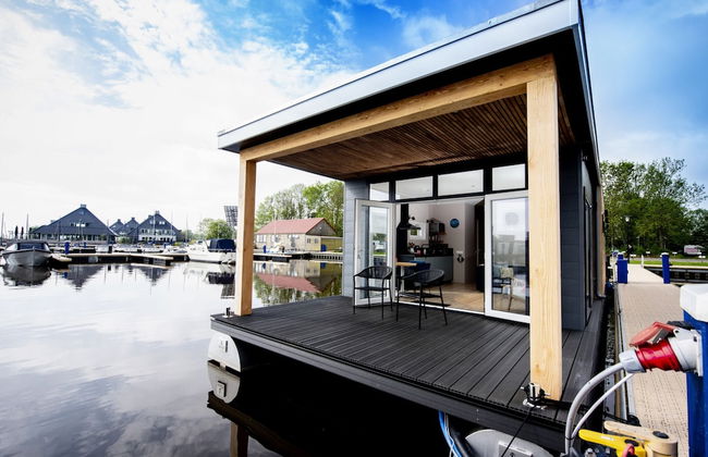 Modern Houseboat With View of the Lake - Foto 1