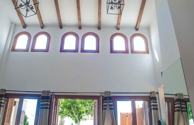 Luxurious Villa in Baños y Mendigo, Spain - Perfect for Families and Groups - Photo 13