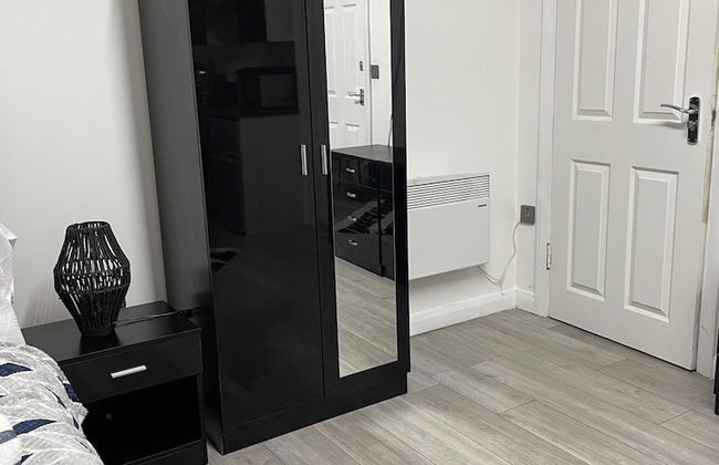 BV Lush Studio At Queensgate Huddersfield - Foto 17