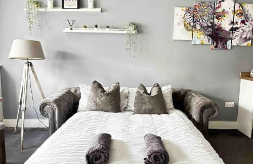 Spacious Southampton City Apartment with Courtyard - Foto 12