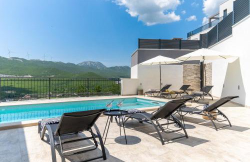 Villa Stella with 32 sqm private heated pool Jacuzzi Sauna Media room 3 bedrooms - Photo 10