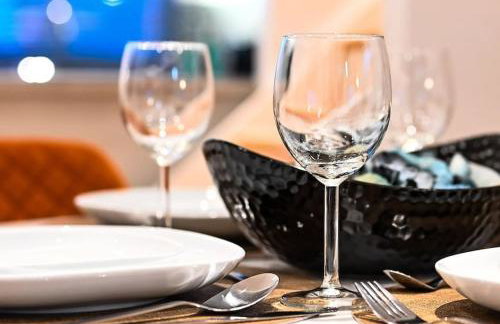 Luxury 2 Bed Maisonette with Parking Near Tube - Foto 14