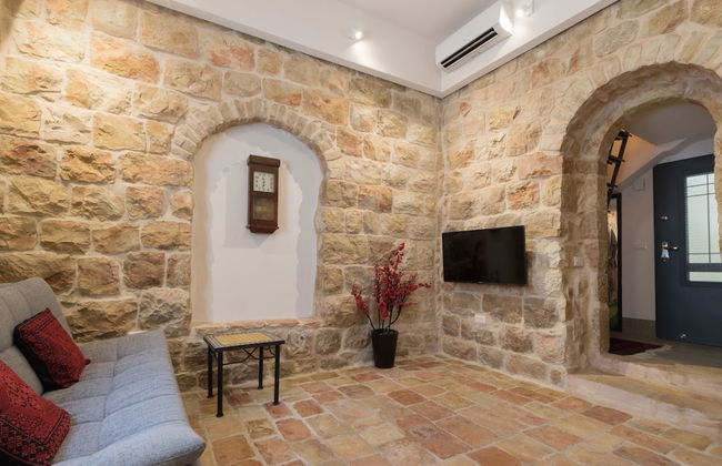 Best Location Jerusalem Stone Apartment - Photo 10