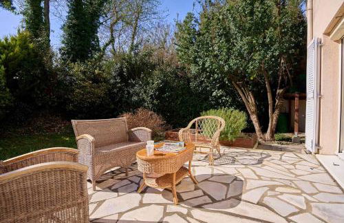 Maison spacieuse avec jardin - Photo 25