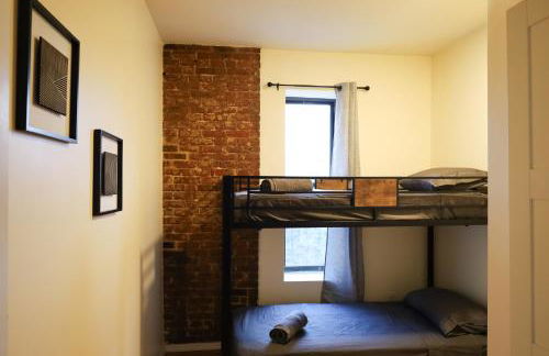 Family Friendly 4BR 2BA in Prime NYC Location - Foto 13