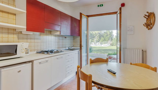 Comfortable Apartment in Garda With Swimming Pool - Foto 3, Cocina privada