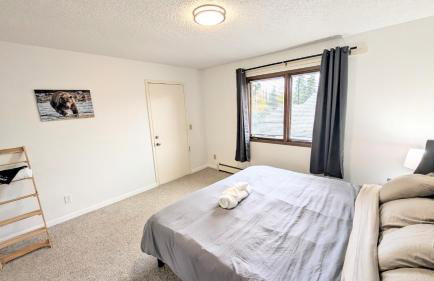 Spacious Downtown 2-bdrm Apartment - Photo 7