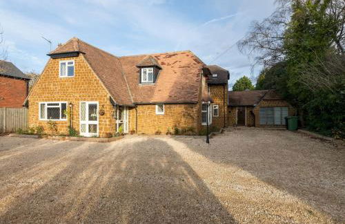 Luxurious Country House with Cinema Games Room - Pass the Keys - Photo 54