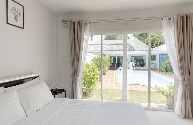 BaanPromphun Pool Villa by BV - Foto 12