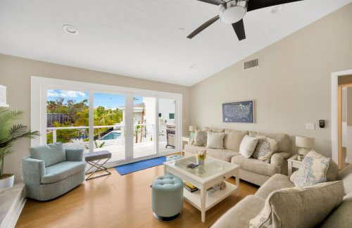 Home ON Key with pool, hot tub, putting green, arcade games, bike & mins to beach! - Foto 32