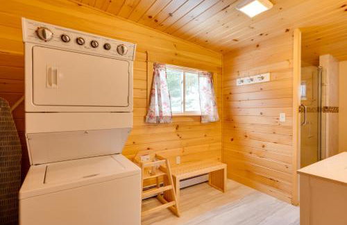 Peaceful Stark Cottage with Deck on South Ponds! - Foto 21