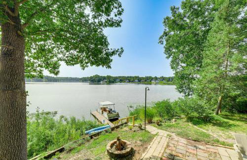 Private Island Home in Belding with Dock and Grill! - Foto 28